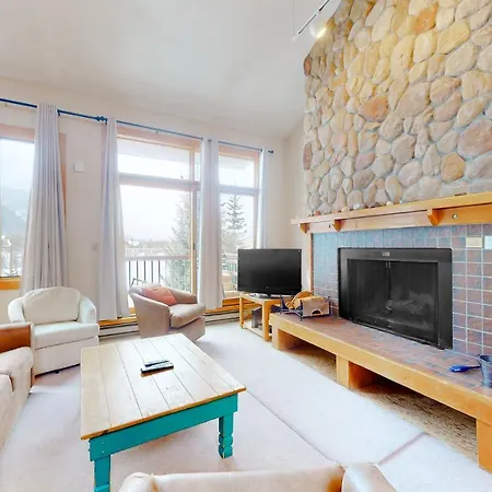 Rocky Mountain Living Apartment